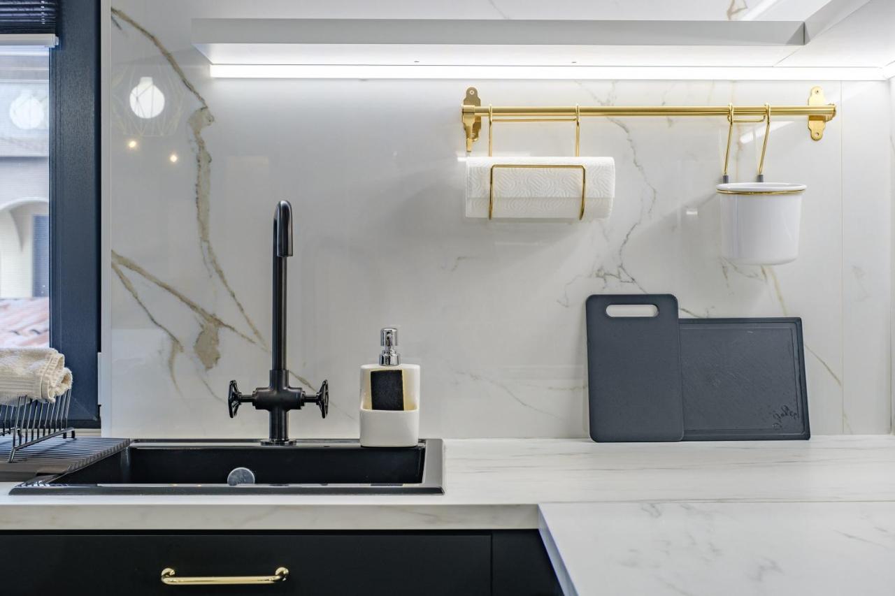 Golden Black Μπουργκάς Εξωτερικό φωτογραφία